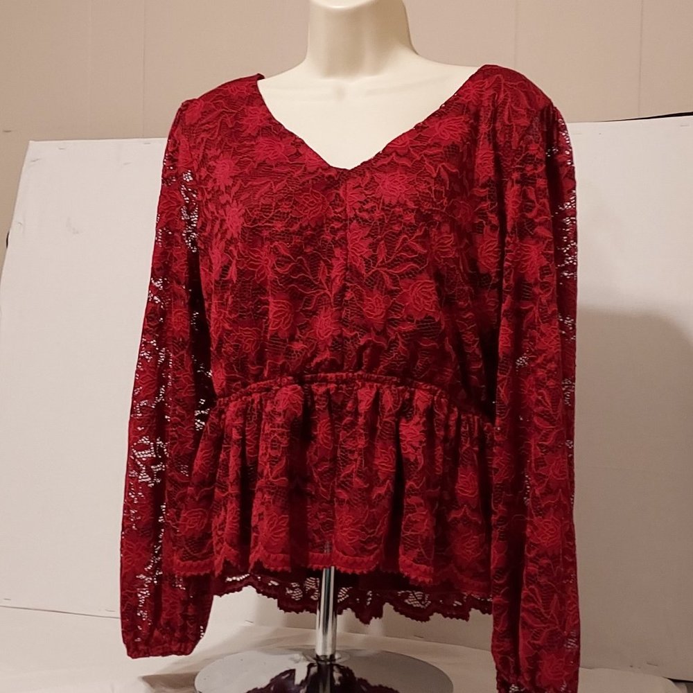 Murices Womans Red Lace Blouse Sz L V Neck  Gathered Waist Long sleeve Coqvette